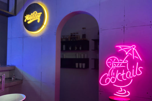 Cocktail neon sign